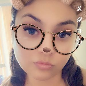 Meet your Posher, Paola